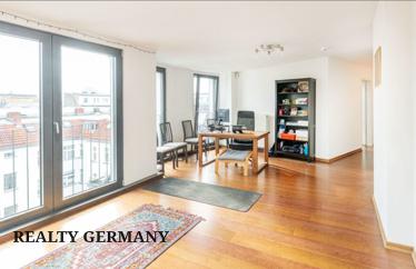 4 room penthouse in Friedrichshain, 149 m²