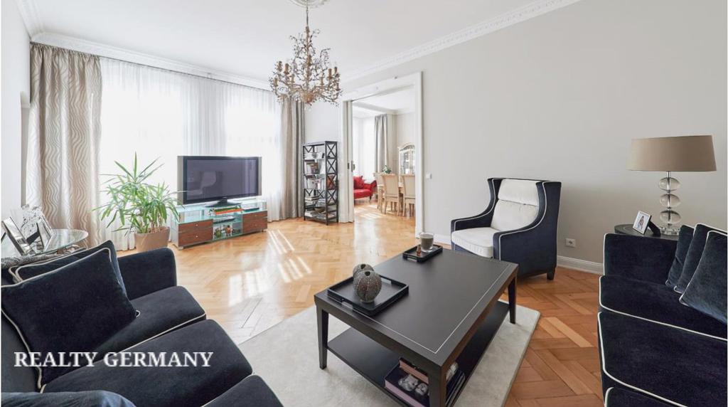 5 room apartment in Charlottenburg-Wilmersdorf, 160 m², photo #1, listing #79052106