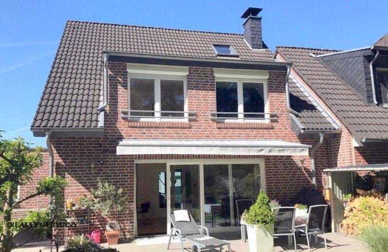 6 room terraced house in Krefeld, 182 m², photo #1, listing #105248388