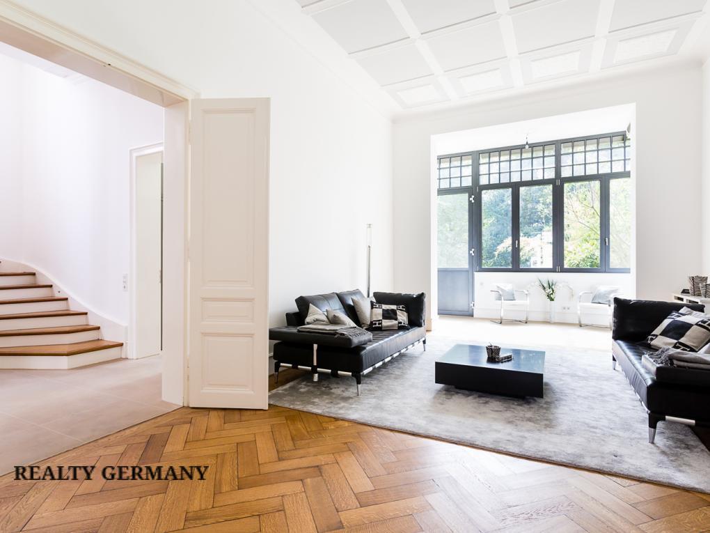 Villa in Frankfurt, 490 m², photo #1, listing #66259830