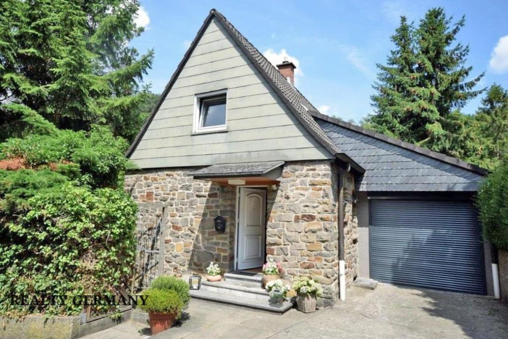 5 room townhome in Essen, 180 m², photo #1, listing #105241374