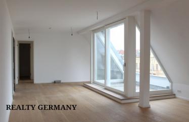 3 room penthouse in Friedrichshain, 143 m²