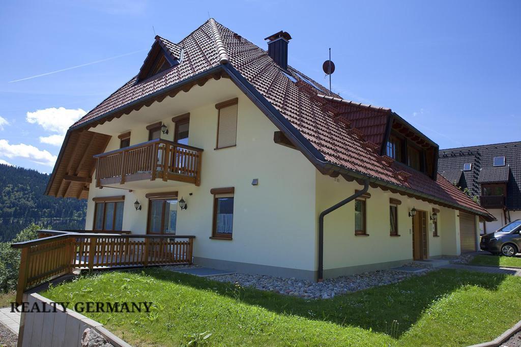Mansion in Freiburg, 750 m², photo #1, listing #51909732