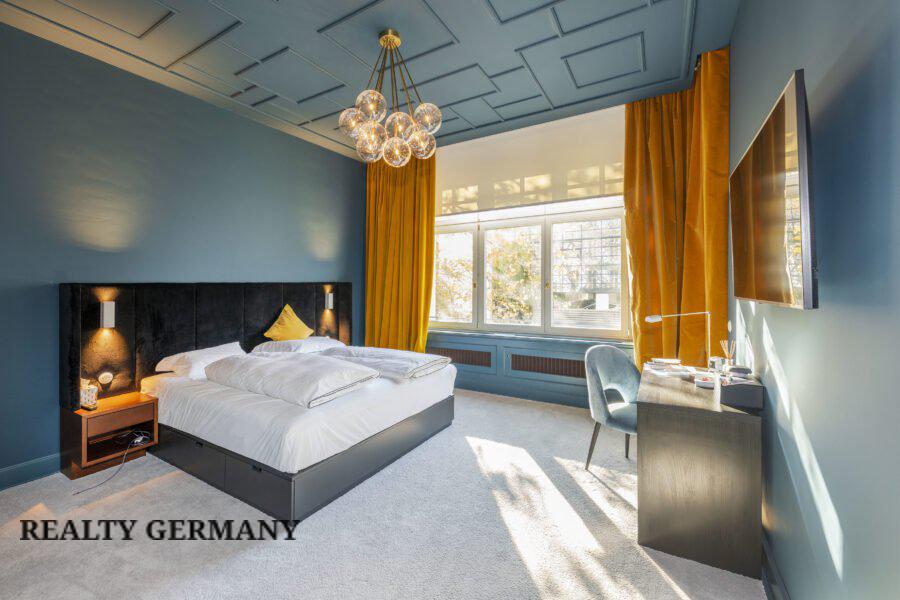 4 room apartment in Charlottenburg-Wilmersdorf, 180 m², photo #3, listing #85910958