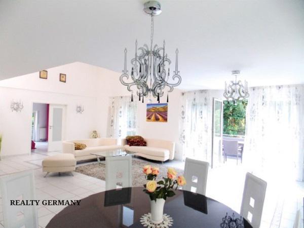 5 room apartment in Baden-Baden, 200 m², photo #1, listing #73165344