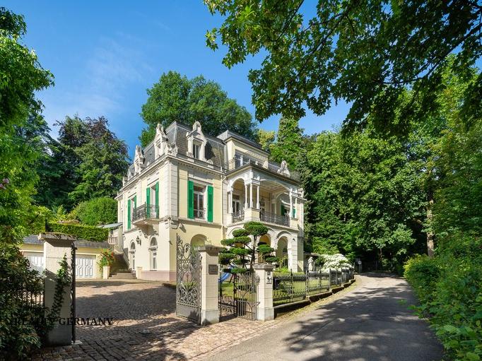 10 room villa in Baden-Baden, 430 m², photo #1, listing #74642862