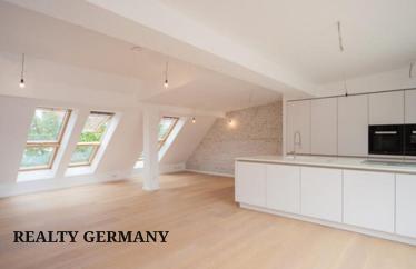 4 room penthouse in Friedrichshain, 155 m²
