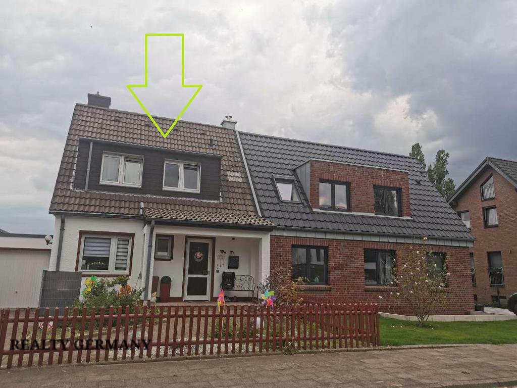 4 room terraced house in Düsseldorf, 74 m², photo #1, listing #105236670
