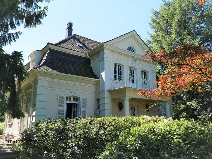 8 room villa in Baden-Baden, 239 m², photo #1, listing #74926278