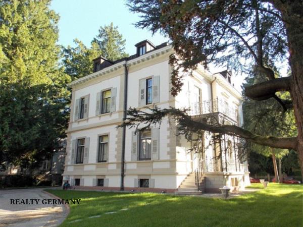 Mansion in Baden-Baden, 450 m², photo #1, listing #73164504
