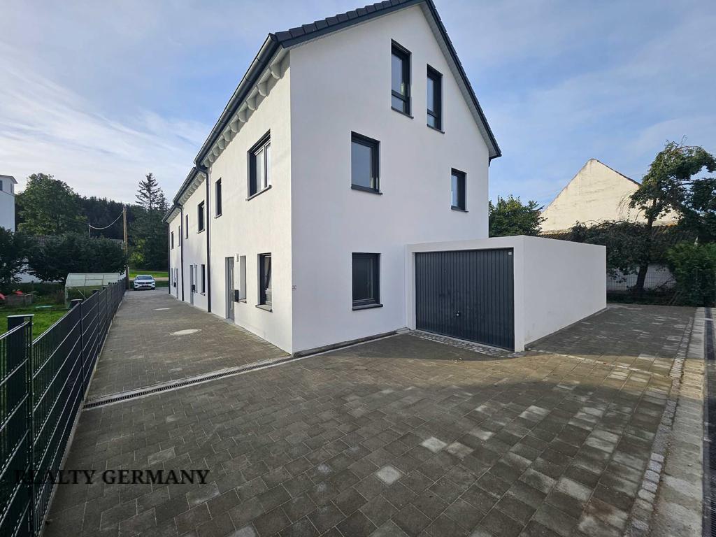 5 room terraced house in Bavaria, 118 m², photo #1, listing #104437914